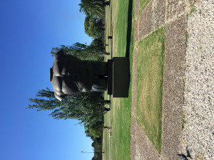 hulk statue Buenos Aires